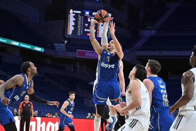 Real Madrid Vs Maccabi Rapyd Tel Aviv in Madrid - 08 Jan 2026 Iffe Lundberg of Maccabi Tel Aviv in action during the Turkish EuroLeague between Real Madrid and Maccabi Rapyd Tel Aviv at Movistar Arena. Final score; Real Madrid 98-86 Maccabi Rapyd Tel Aviv Madrid Spain Copyright: xAtilanoxGarciax xSOPAxImagesx photos01763