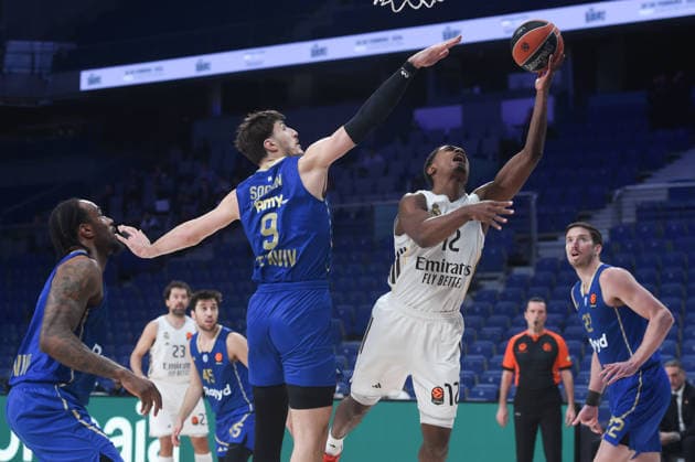(260109) -- MADRID, Jan. 9, 2026 -- Real Madrid s Theo Maledon (R) vies with Maccabi Rapyd Tel Aviv s Roman Sorkin during the Euroleague basket game between Real Madrid and Maccabi Rapyd Tel Aviv, at Movistar Arena, in Madrid, Spain, on Jan. 8, 2026. (Photo by Xinhua) (SP)SPAIN-MADRID-BASKETBALL-EUROLEAGUE-REAL MADRID VS MACCABI RAPYD TEL AVIV GustavoxValiente 