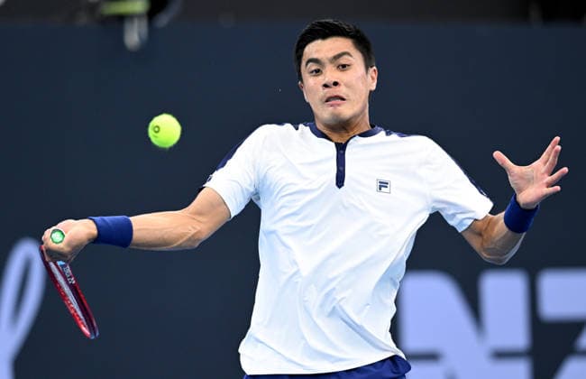 TENNIS BRISBANE INTERNATIONAL, Brandon Nakashima of the USA in action against Raphael Collignon of Belgium during the quarter-finals of the Brisbane International tennis tournament at Pat Rafter Arena in Brisbane, Friday, January 9, 2026. ( NO ARCHIVING, EDITORIAL USE ONLY BRISBANE QUEENSLAND AUSTRALIA  Copyright: xDARRENxENGLANDx 20260109178783204711