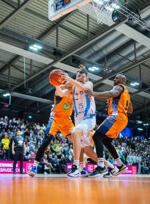 BASKETBALL EASYCREDIT BBL 15 GAME DAY SCIENCE CITY JENA ROSTOCK SEAWOLVES FOR EDITORIAL PURPOSES ONLY p 08 01 2026 Jena Basketball easyCredit BBL 1 Basketball Bundesliga Season 2025 2026 15 Matchday Sparkassen Arena Science City Jena Rostock Seawolves in the photo Lorenz Bank 25 Science City Jena in a duel with DeAndre Lansdowne 9 Rostock Seawolves Germany Thueringen Jena Copyright SaschaxFromm Copyright: SaschaxFromm doc841zgh87vboqw9k0th9 ,EDITORIAL USE ONLY Copyright: SaschaxFromm