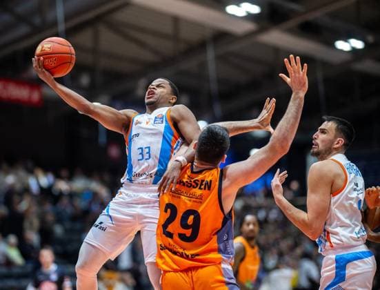 BASKETBALL EASYCREDIT BBL 15 GAME DAY SCIENCE CITY JENA ROSTOCK SEAWOLVES FOR EDITORIAL PURPOSES ONLY p 08 01 2026 Jena Basketball easyCredit BBL 1 Basketball Bundesliga Season 2025 2026 15 Matchday Sparkassen Arena Science City Jena Rostock Seawolves in the photo Eric Washington 33 Science City Jena and Alexander James Herrera 41 Science City Jena in a duel with Owen Klassen 29 Rostock Seawolves Germany Thueringen Jena Copyright SaschaxFromm Copyright: SaschaxFromm doc841zh898n76vk1cth9 ,EDITORIAL USE ONLY Copyright: SaschaxFromm