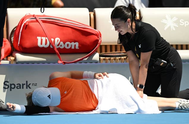 Great Britain™s Francesca Jones during her 1 4 final singles match at the 2026 ASB Classic Women™s Tennis Tournament at Manuka Doctor Arena, Auckland, New Zealand. Friday 9 January 2026. Photo: Andrew Cornaga z Auckland New Zealand Copyright: xAndrewxCornaga x