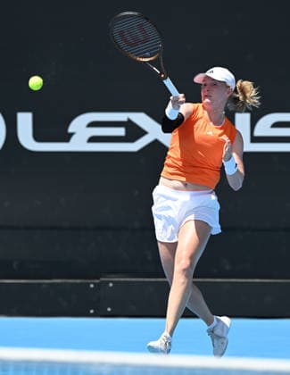 Great Britain™s Francesca Jones during her 1 4 final singles match at the 2026 ASB Classic Women™s Tennis Tournament at Manuka Doctor Arena, Auckland, New Zealand. Friday 9 January 2026. Photo: Andrew Cornaga z Auckland New Zealand Copyright: xAndrewxCornaga x