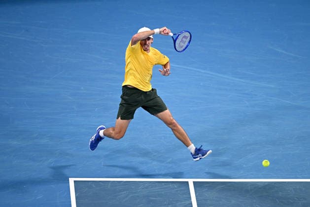 TENNIS UNITED CUP SYDNEY, Alex de Minaur of Australia plays a return shot during the quarterfinal match against Hubert Hurkacz of Poland in the 2026 United Cup at Ken Rosewall Arena in Sydney, Friday, January 9, 2026. ( NO ARCHIVING, EDITORIAL USE ONLY SYDNEY NEW SOUTH WALES AUSTRALIA  Copyright: xDANxHIMBRECHTSx 20260109197844805101
