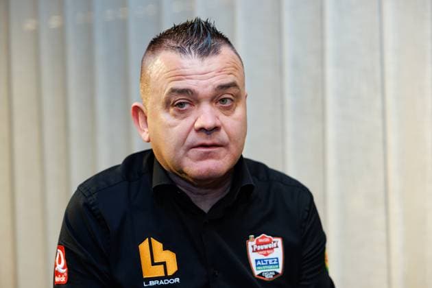 Pauwels Sauzen- Altez Industriebouw team manager Jurgen Mettepenningen pictured during a press conference, PK, Pressekonferenz on the retirement of his rider Iserbyt in Waregem, Friday 09 January 2026. Iserbyt, 28, has decided to give up his cyclo-cross career due to a nagging leg injury that he has been unable to resolve. KURTxDESPLENTER  x154692866x