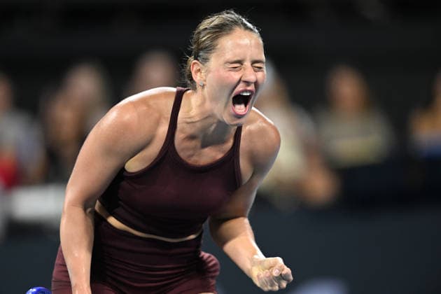 TENNIS BRISBANE INTERNATIONAL, Marta Kostyuk of Ukraine celebrates winning the first set against Mirra Andreeva of Russia during the quarter-finals of the Brisbane International tennis tournament at Pat Rafter Arena in Brisbane, Friday, January 9, 2026. ( NO ARCHIVING, EDITORIAL USE ONLY BRISBANE QUEENSLAND AUSTRALIA  Copyright: xDARRENxENGLANDx 20260109182020034695