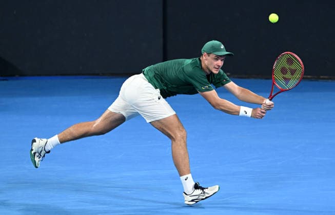 TENNIS BRISBANE INTERNATIONAL, Kamil Majchrzak of Poland in action against Daniil Medvedev of Russia during the quarter-finals of the Brisbane International tennis tournament at Pat Rafter Arena in Brisbane, Friday, January 9, 2026. ( NO ARCHIVING, EDITORIAL USE ONLY BRISBANE QUEENSLAND AUSTRALIA  Copyright: xDARRENxENGLANDx 20260110122769321267