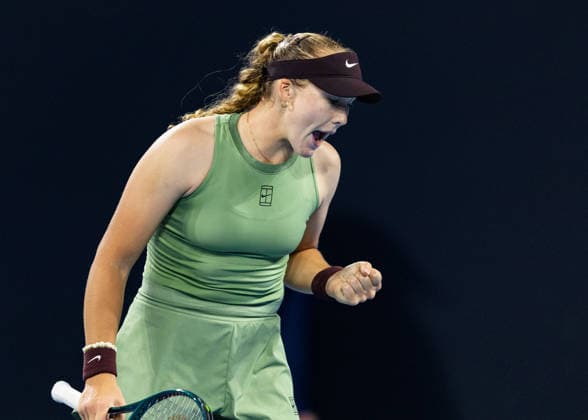 January 9, 2026, Brisbane, Qld, Australia: MIRRA ANDREEVA of Russia reacts during her WomenÃ¢â‚¬â ¢s Singles quarterfinal match against MARTA KOSTYUK of Ukraine at the Brisbane International. Brisbane Australia - ZUMAt173 20260109_zsp_t173_046 Copyright: xStephanexThomasx