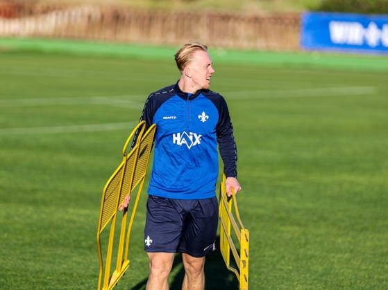 Isac Lidberg with the mannequins at the training camp Spain, SV Darmstadt 98 on 09 01 26 in Olivanova, Spain Spain Olivanova Spain Germany Copyright: xAlfioxMarinox