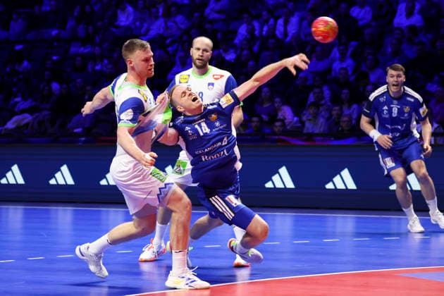 HANDBALL : Islande Vs Slovenie - Tournoi de France - 09 01 2026 Omar Ingi Magnusson (Islande) Vs Kristjan Horzen (Slovenie) - Timotej Grmsek (Slovenie) ParisFrance  Copyright: xMichaelxBaucherx