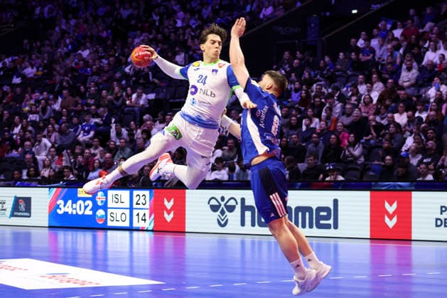 HANDBALL : Islande Vs Slovenie - Tournoi de France - 09 01 2026 Andraz Makuc (Slovenie) Vs Bjarki Mar Elisson (Islande) ParisFrance  Copyright: xMichaelxBaucherx