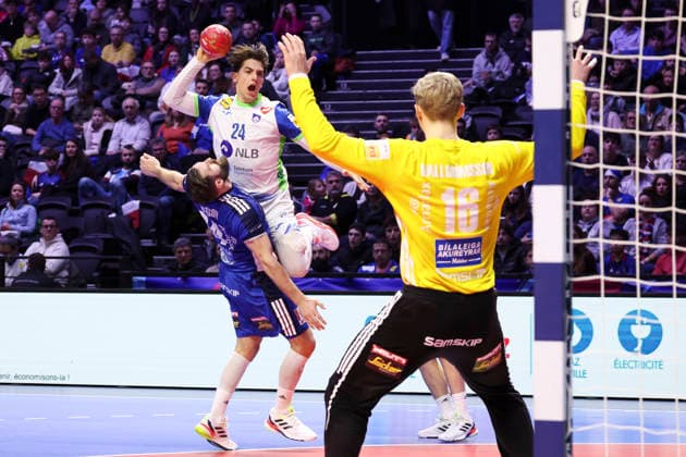 HANDBALL : Islande Vs Slovenie - Tournoi de France - 09 01 2026 Andraz Makuc (Slovenie) Vs Teitur Orn Einarsson (Islande) ParisFrance  Copyright: xMichaelxBaucherx