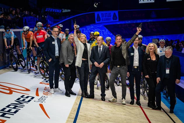 KROMP Friederike, SCHNEIDER Hans Peter, WACKEL Peter Sixdays Bremen 2026 KROMP Friederike GER Coach Werder Bremen SCHNEIDER Hans Peter GER Chef ÖVB Arena WACKEL Peter GER Singer Entertainer Starting Shoot Landscape horizontal Landscape Event Event Sixdays Bremen 2026 Category Category Category Cycling Track Cycling Sixdays Elite Men Location Location Europe Germany Bremen ÖVB Arena Start Shoot Date Date 09 01 2026 Friday Day 1