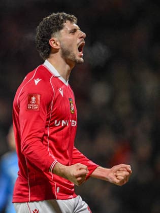 Wrexham v Nottingham Forest Emirates FA Cup Liberato Cacace of Wrexham celebrates after scoring the first goal for his team during the Emirates FA Cup match at the STÅK Racecourse, Wrexham 09 01 2026 UK Newspapers OUT Copyright: xKarlxVallantinex FIL-22769-0031