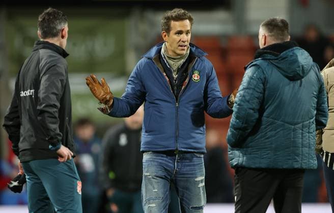 Wrexham co-owner Ryan Reynolds Wrexham v Nottingham Forest, Emirates FA Cup, Third Round, Football, SToK Cae Ras, Wrexham, UK - 09 Jan 2026Wrexham SToK Cae Ras United Kingdom EDITORIAL USE ONLY No use with unauthorised audio, video, data, fixture lists, club league logos or live services. Online in-match use limited to 120 images, no video emulation. No use in betting, games or single club league player publications. Copyright: xKieranxMcManus Shutterstockx 16233000af