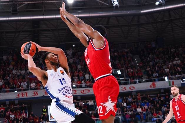 Dozier (Anadolu Efes Istanbul) &amp; Josh Nebo (EA7 Emporio Armani Olimpia Milano) during EA7 Emporio Armani Milano vs Anadolu Efes, Basketball Euroleague match in Assago (MI), Italy, January 09 2026  Copyright: xSavinoxPaolella IPAxSportx xipa-agency.netx xx IPA_69859605 IPA_Agency_IPA69859605