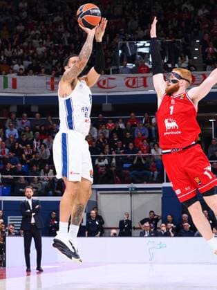 BASKET - Euroleague - EA7 Emporio Armani Milano vs Anadolu Efes Nick Weiler-Babb (Anadolu Efes Istanbul) during EA7 Emporio Armani Milano vs Anadolu Efes, Basketball Euroleague match in Assago (MI), Italy, January 09 2026 Assago (MI) Italy  Copyright: xIPAxSport ABACAx