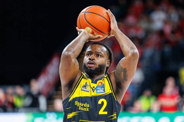 Traveon Buchanan MHP Riesen Ludwigsburg, 02 , single picture, single photo, portrait, portrait, free throw, BMA365 Bamberg Baskets vs MHP Riesen Ludwigsburg, Basketball, easyCredit BBL, 15 Matchday, 09 01 2026 BMA365 Bamberg Baskets vs MHP Riesen Ludwigsburg, Basketball, easyCredit BBL, 15 Matchday, 09 01 2026 Bamberg Copyright: xEibner-Pressefoto G.xSantemizx EP_EER
