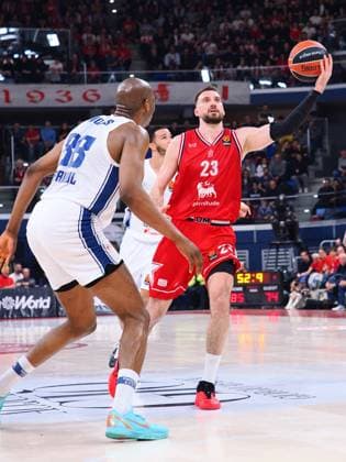 Marko Guduric (EA7 Emporio Armani Olimpia Milano) during EA7 Emporio Armani Milano vs Anadolu Efes, Basketball Euroleague match in Assago (MI), Italy, January 09 2026  Copyright: xSavinoxPaolella IPAxSportx xipa-agency.netx xx IPA_69861275 IPA_Agency_IPA69861275
