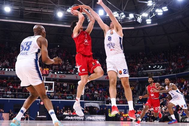 BASKET - Euroleague - EA7 Emporio Armani Milano vs Anadolu Efes Leandro Bolmaro (EA7 Emporio Armani Olimpia Milano) during EA7 Emporio Armani Milano vs Anadolu Efes, Basketball Euroleague match in Assago (MI), Italy, January 09 2026 Assago (MI) Italy  Copyright: xIPAxSport ABACAx
