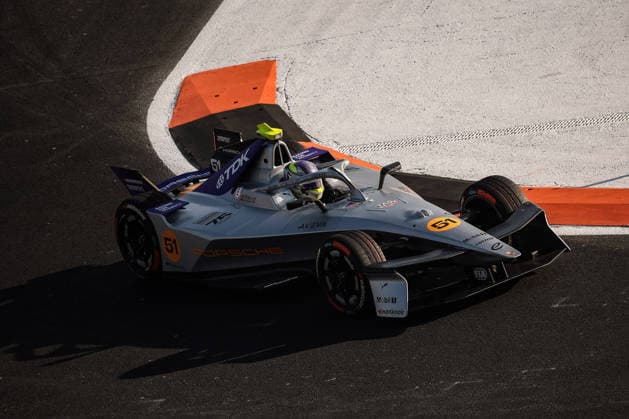 2025 FORMULA E MEXICO CITY ePRIX 51 MULLER Nico (swi), Porsche Formula E Team, Porsche 99X Electric, action during the the Mexico City Paulo ePrix, 2nd round of the 2025-26 ABB FIA Formula E World Championship, WM, Weltmeisterschaft on the Autodromo Hermanos Rodriguez from January 8 to 10, 2025 in Mexico City, Mexico - Mexico CityMexico  Copyright: xEricxAlonsox