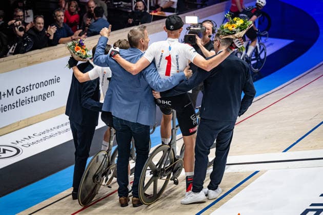 MALMBERG Matias, POLITT Nils Sixdays Bremen 2026 Team 1 HERMES SYSTEME MALMBERG Matias DEN Black POLITT Nils GER Red Award Ceremony Medal Ceremony Podium Landscape horizontal Landscape Event Event Sixdays Bremen 2026 Category Category Cycling Track Cycling Sixdays Elite Men Location Location Europe Germany Bremen ÖVB Arena Discipline Madison Distance 45 min Date Date 09 01 2026 Friday Day 1