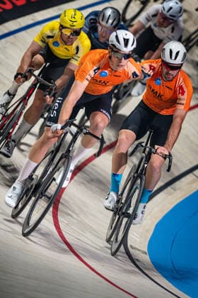 BENERAU Victor, VONES Jan Sixdays Bremen 2026 Team 4 RMK KANZLEI BREMEN BENERAU Victor SUI Black VONES Jan CZE Red Portrait Portrait Event Event Sixdays Bremen 2026 Category Category Cycling Track Cycling Sixdays Elite Men Location Location Europe Germany Bremen ÖVB Arena Discipline Madison Distance 45 min Date Date 09 01 2026 Friday Day 1