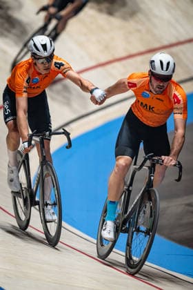 BENERAU Victor, VONES Jan Sixdays Bremen 2026 Team 4 RMK KANZLEI BREMEN BENERAU Victor SUI Black VONES Jan CZE Red Portrait Portrait Event Event Sixdays Bremen 2026 Category Category Cycling Track Cycling Sixdays Elite Men Location Location Europe Germany Bremen ÖVB Arena Discipline Madison Distance 45 min Date Date 09 01 2026 Friday Day 1