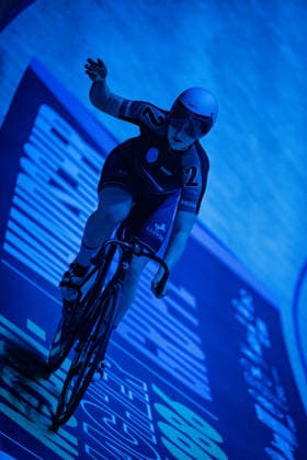 EDMUNDS Rhian Sixdays Bremen 2026 Team 2 VELO TRACK EDMUNDS Rhian GBR Portrait Portrait Portrait Event Event Sixdays Bremen 2026 Category Category Cycling Track Cycling Sixdays Elite Women Location Location Europe Germany Bremen ÖVB Arena Discipline Sprint Distance 166 m Date Date 09 01 2026 Friday Day 1