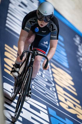 EDMUNDS Rhian Sixdays Bremen 2026 Team 2 VELO TRACK EDMUNDS Rhian GBR Portrait Portrait Portrait Event Event Sixdays Bremen 2026 Category Category Cycling Track Cycling Sixdays Elite Women Location Location Europe Germany Bremen ÖVB Arena Discipline Sprint Distance 166 m Date Date 09 01 2026 Friday Day 1