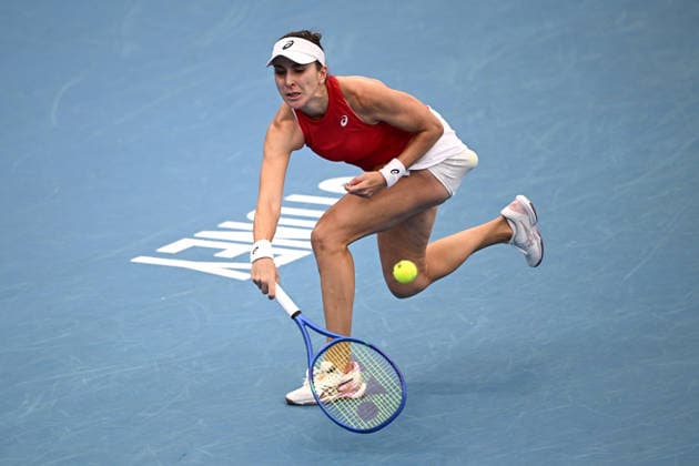 TENNIS UNITED CUP SYDNEY, Belinda Bencic of Switzerland plays a return shot against Elise Mertens of Belgium during the semi final between Switzerland and Belgium in the 2026 United Cup at Ken Rosewall Arena in Sydney, Saturday, January 10, 2026. ( NO ARCHIVING, EDITORIAL USE ONLY SYDNEY NEW SOUTH WALES AUSTRALIA  Copyright: xDANxHIMBRECHTSx 20260110168827514911