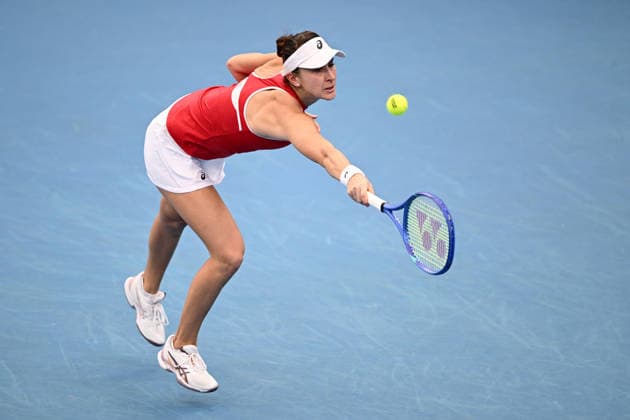 TENNIS UNITED CUP SYDNEY, Belinda Bencic of Switzerland plays a return shot against Elise Mertens of Belgium during the semi final between Switzerland and Belgium in the 2026 United Cup at Ken Rosewall Arena in Sydney, Saturday, January 10, 2026. ( NO ARCHIVING, EDITORIAL USE ONLY SYDNEY NEW SOUTH WALES AUSTRALIA  Copyright: xDANxHIMBRECHTSx 20260110177110778364