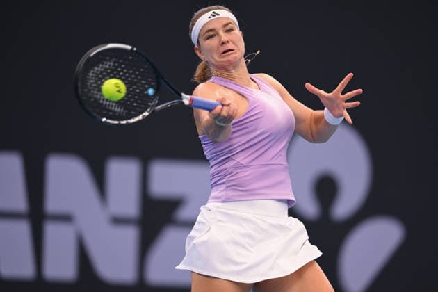 TENNIS BRISBANE INTERNATIONAL, Karolina Muchova of Czechia in action against Aryna Sabalenka of Belarus during the semi-finals of the Brisbane International tennis tournament at Pat Rafter Arena in Brisbane, Saturday, January 10, 2026. ( NO ARCHIVING, EDITORIAL USE ONLY BRISBANE QUEENSLAND AUSTRALIA  Copyright: xZAINxMOHAMMEDx 20260110181879540758