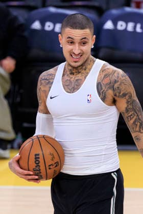 January 9, 2026, Los Angeles, California, USA: Kyle Kuzma 18 of the Milwaukee Bucks during warm ups prior to their regular season NBA, Basketball Herren, USA game against the Los Angeles Lakers on Friday January 9, 2026 at Crypto.com Arena in Los Angeles, California. ARIANA RUIZ PI Los Angeles USA - ZUMAp124 20260109_zaa_p124_003 Copyright: xArianaxRuizx