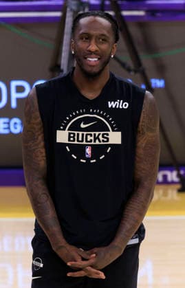 January 9, 2026, Los Angeles, California, USA: Taurean Prince 12 of the Milwaukee Bucks during warm ups prior to their regular season NBA, Basketball Herren, USA game against against the Los Angeles Lakers on Friday January 9, 2026 at Crypto.com Arena in Los Angeles, California. ARIANA RUIZ PI Los Angeles USA - ZUMAp124 20260109_zaa_p124_004 Copyright: xArianaxRuizx