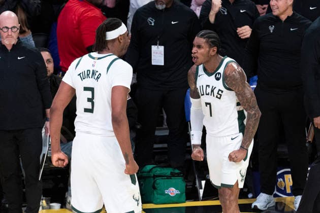 January 9, 2026, Los Angeles, California, USA: Milwaukee BucksÃ¢â‚¬â ¢ Myles Turner (3) and Kevin Porter Jr. (7) reacts after hitting a 3-point shot against the Los Angeles Lakers during an NBA, Basketball Herren, USA basketball game at Crypto.com Arena on Friday, Jan. 9, 2026 in Los Angeles. Los Angeles USA - ZUMAc68_ 20260109_zaf_c68_055 Copyright: xRingoxChiux