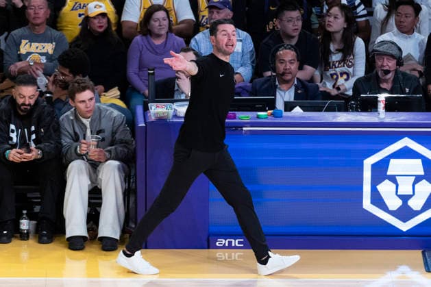 January 9, 2026, Los Angeles, California, USA: Los Angeles Lakers head coach JJ Redick directs against the Milwaukee Bucks during an NBA, Basketball Herren, USA basketball game at Crypto.com Arena on Friday, Jan. 9, 2026 in Los Angeles. Los Angeles USA - ZUMAc68_ 20260109_zaf_c68_065 Copyright: xRingoxChiux