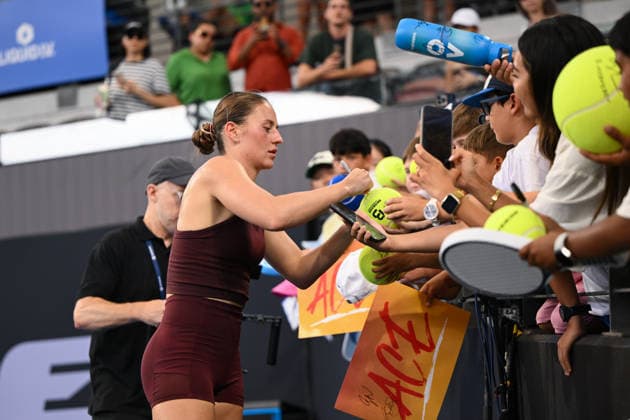 TENNIS BRISBANE INTERNATIONAL, Marta Kostyuk of Ukraine celebrates with fans after her win against Jessica Pegula of USA during the semi-finals of the Brisbane International tennis tournament at Pat Rafter Arena in Brisbane, Saturday, January 10, 2026. ( NO ARCHIVING, EDITORIAL USE ONLY BRISBANE QUEENSLAND AUSTRALIA  Copyright: xZAINxMOHAMMEDx 20260110125784457150