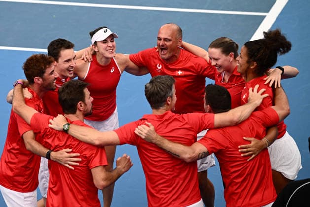 TENNIS UNITED CUP SYDNEY, Team Switzerland celebrate Belinda Bencic and Jakub Paul winning heir mixed doubles match against Elise Mertens and Zizou Bergs of Belgium, during the semi final between Switzerland and Belgium in the 2026 United Cup at Ken Rosewall Arena in Sydney, Saturday, January 10, 2026. ( NO ARCHIVING, EDITORIAL USE ONLY SYDNEY NEW SOUTH WALES AUSTRALIA  Copyright: xDANxHIMBRECHTSx 20260110110666581520