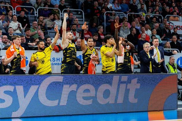 Team, squad, cheers, jubilation, positive emotions, positive emotion, BMA365 Bamberg Baskets vs MHP Riesen Ludwigsburg, Basketball, easyCredit BBL, Matchday 15, 09 01 2026 BMA365 Bamberg Baskets vs MHP Riesen Ludwigsburg, Basketball, easyCredit BBL, Matchday 15, 09 01 2026 Bamberg Copyright: xEibner-Pressefoto G.xSantemizx EP_EER