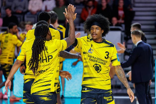 Stefan Smith MHP Riesen Ludwigsburg, 03 , before the start of the game, BMA365 Bamberg Baskets vs MHP Riesen Ludwigsburg, Basketball, easyCredit BBL, Matchday 15, 09 01 2026 BMA365 Bamberg Baskets vs MHP Riesen Ludwigsburg, Basketball, easyCredit BBL, Matchday 15, 09 01 2026 Bamberg Copyright: xEibner-Pressefoto G.xSantemizx EP_EER