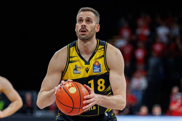 Jonas Wohlfarth Bottermann MHP Riesen Ludwigsburg, 18 , single picture, single photo, portrait, portrait, free throw, BMA365 Bamberg Baskets vs MHP Riesen Ludwigsburg, Basketball, easyCredit BBL, 15 Matchday, 09 01 2026 BMA365 Bamberg Baskets vs MHP Riesen Ludwigsburg, Basketball, easyCredit BBL, 15 Matchday, 09 01 2026 Bamberg Copyright: xEibner-Pressefoto G.xSantemizx EP_EER