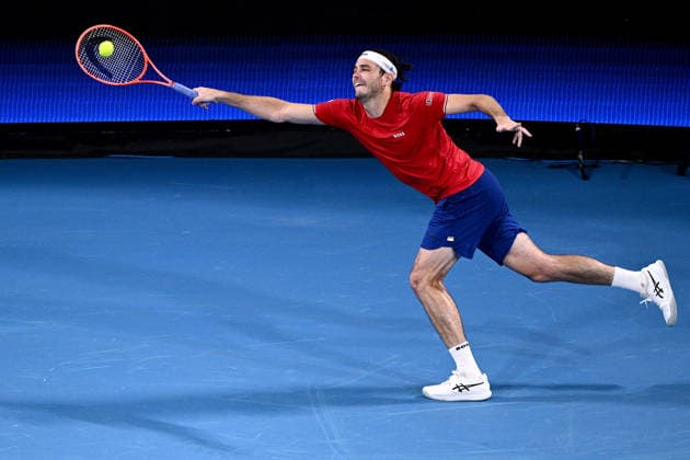 TENNIS UNITED CUP SYDNEY, Taylor Fritz of the USA plays a return shot in his match against Hubert Hurkacz of Poland, during the semi final between the USA and Poland in the 2026 United Cup at Ken Rosewall Arena in Sydney, Saturday, January 10, 2026. ( NO ARCHIVING, EDITORIAL USE ONLY SYDNEY NEW SOUTH WALES AUSTRALIA  Copyright: xDANxHIMBRECHTSx 20260110141538119746
