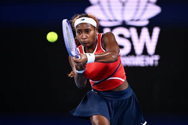 TENNIS UNITED CUP SYDNEY, Coco Gauff of the USA plays a return shot in her match against Iga Swiatek of Poland, during the semi final between the USA and Poland in the 2026 United Cup at Ken Rosewall Arena in Sydney, Saturday, January 10, 2026. ( NO ARCHIVING, EDITORIAL USE ONLY SYDNEY NEW SOUTH WALES AUSTRALIA  Copyright: xDANxHIMBRECHTSx 20260110198724556803