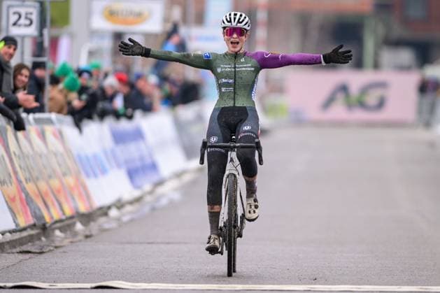 Belgian Liese Geuens celebrates as she crosses the finish line to win the Junior women race at the Belgian Cyclocross Championships in Beringen on Saturday 10 January 2026. DAVIDxPINTENS  x154939478x