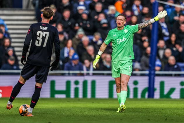 Emirates FA Cup Third Round Everton v Sunderland Everton goalkeeper Jordan Pickford gives his team instructions during the Emirates FA Cup Third Round match Everton vs Sunderland at Hill Dickinson Stadium, Liverpool, United Kingdom, 10th January 2026 (Photo by Alfie Cosgrove News Images) Liverpool Hill Dickinson Stadium Merseyside United Kingdom Copyright: xAlfiexCosgrove NewsxImagesx