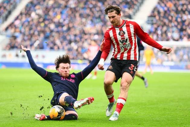 Nathan Patterson of Everton and Dennis Cirkin of Sunderland Everton v Sunderland, Emirates FA Cup, Third Round, Football, Hill Dickinson Stadium, Liverpool, UK - 10 Jan 2026Liverpool Hill Dickinson Stadium United Kingdom EDITORIAL USE ONLY No use with unauthorised audio, video, data, fixture lists, club league logos or live services. Online in-match use limited to 120 images, no video emulation. No use in betting, games or single club league player publications. Copyright: xPaulxCurrie Shutterstockx 16246180al