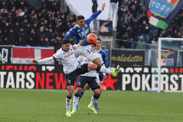 ComoÕs BolognaÕs Nicolo Cambiaghi during the Serie A soccer match between Como and Bologna at the Giuseppe Sinigaglia stadium in Como, north Italy - January 10, 2026 - Soccer.  Copyright: xAntonioxSaiai LaPressex
