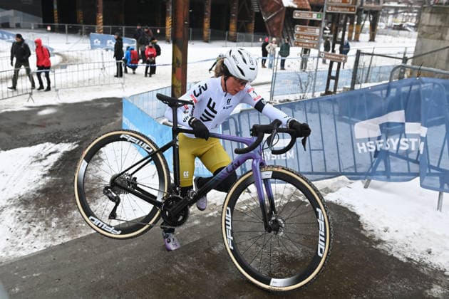 Mistrovstvi Ceske republiky v cyklokrosu: zeny, 10. ledna 2026, Dolni oblast Vitkovice, Ostrava. Vitezka Kristyna Zemanova (VIF CICLING TEAM). (CTKxPhoto JaroslavxOzana) CTKPhotoP2026011003803  CTKPhotoP2026011003803