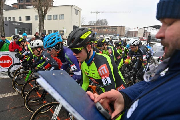 Mistrovstvi Ceske republiky v cyklokrosu: zeny, 10. ledna 2026, Dolni oblast Vitkovice, Ostrava. Start muzu. (CTKxPhoto JaroslavxOzana) CTKPhotoP2026011003994  CTKPhotoP2026011003994